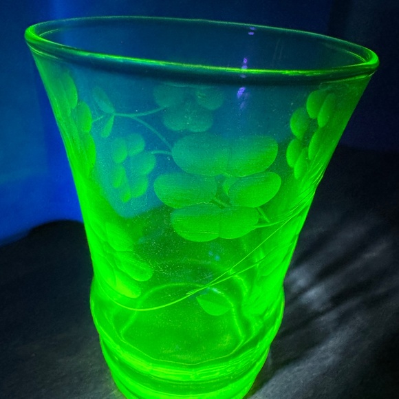 Rare Set of 8 Dunbar Floral Etched Uranium Glass Tumblers GORGEOUS - Picture 1 of 16